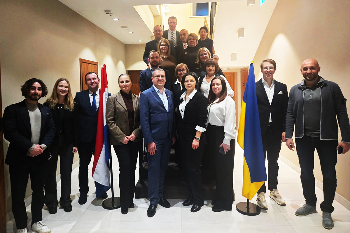 Науково-дослідна лабораторія з проблем управління правоохоронною діяльністю  та її психологічного супроводження навчально-наукового інституту післядипломної освіти-1