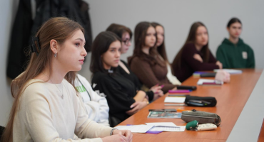 Учасник подій на Майдані 18–20 лютого 2014 року поділився спогадами зі студентами НАВС