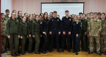 Діалог із майбутніми вступниками: курсанти НАВС відвідали Волинський ліцей