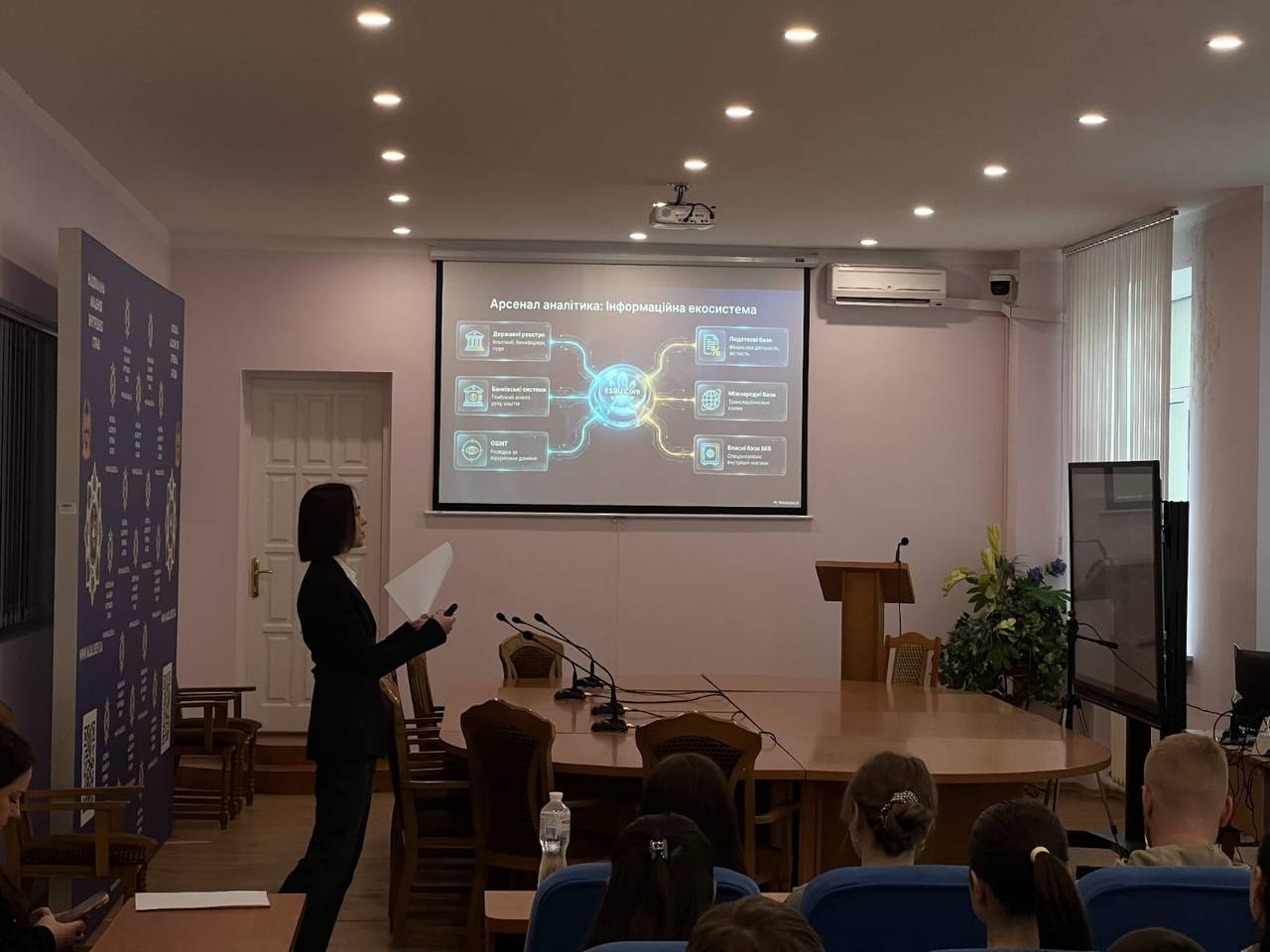 Детективи БЕБ України провели профорієнтаційний захід для майбутніх юристів