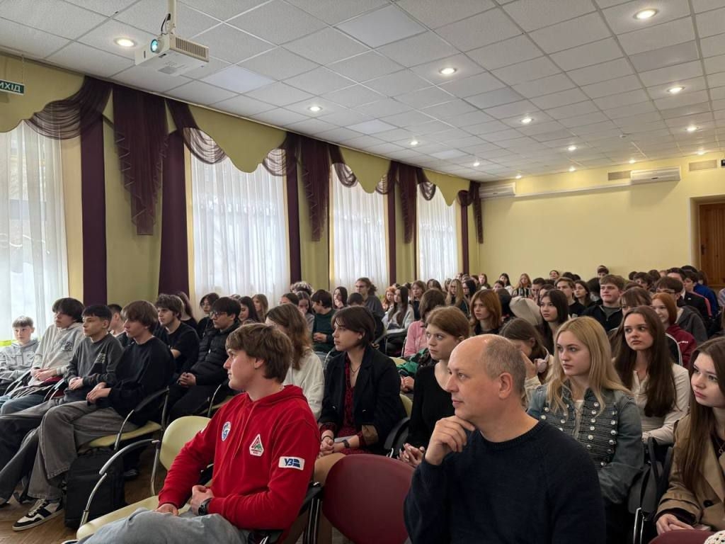 Профорієнтаційні заходи: викладачі, курсанти і студенти НАВС відвідали київські ліцеї та школи