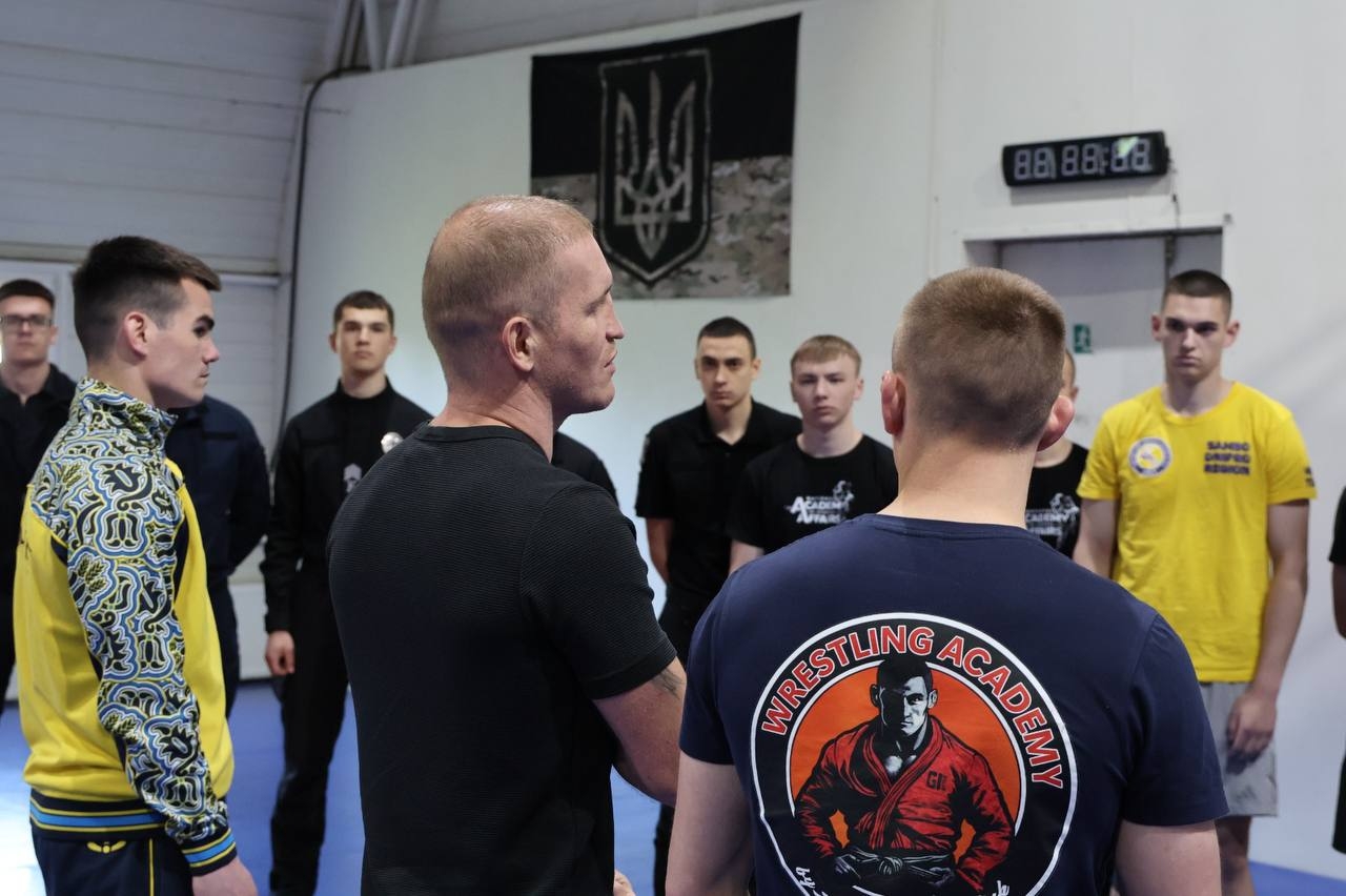 Бовар Ханаков зустрівся з курсантами НАВС і провів тренування