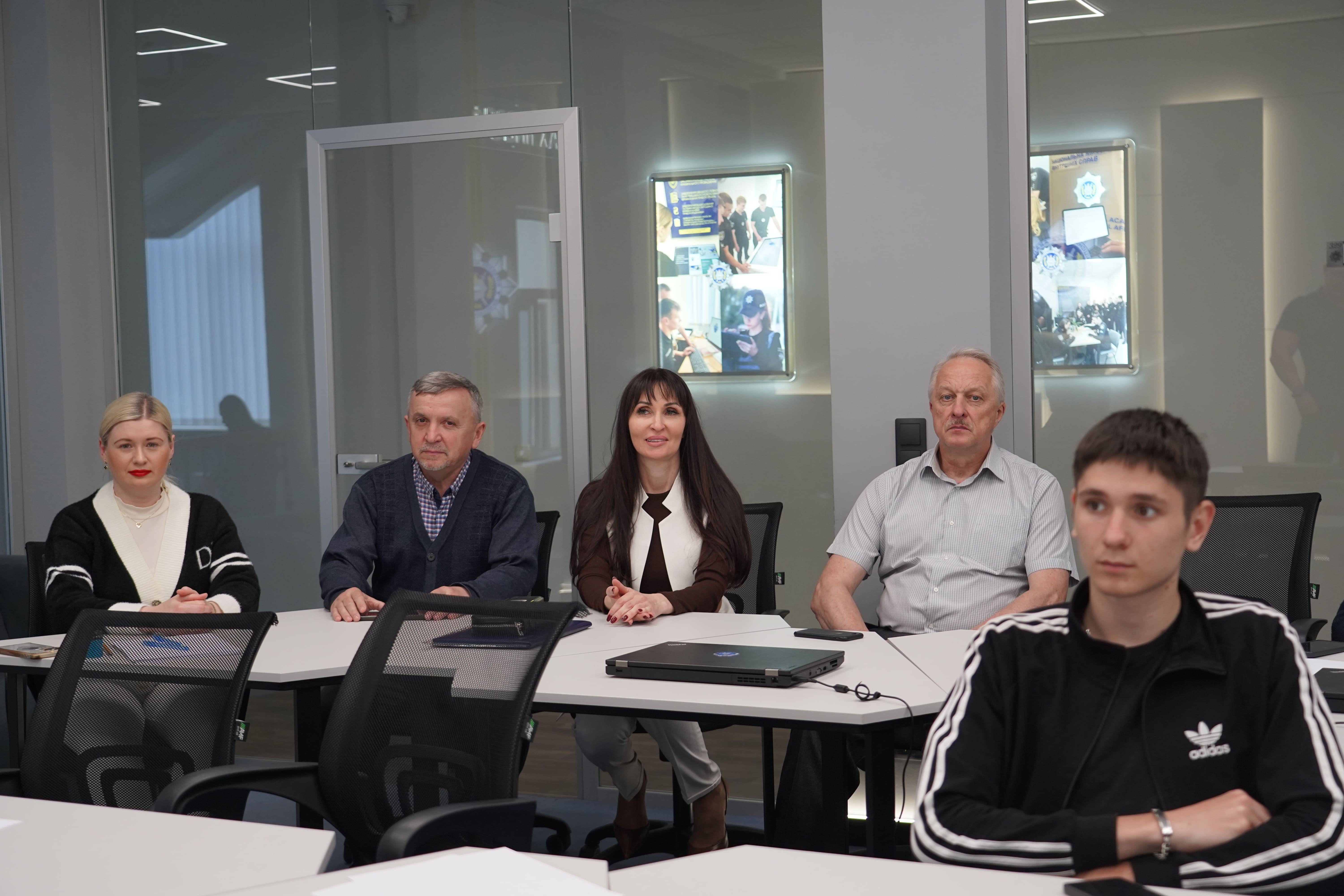 В академії відбувся патріотичний захід під гаслом «Вільна, незалежна та мирна Україна!», присвячений 105-й річниці заснування закладу.