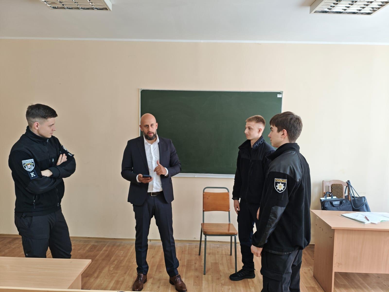 Криміналістика в змагальному кримінальному провадженні: бінарні заняття для майбутніх слідчих за участю практика-адвоката