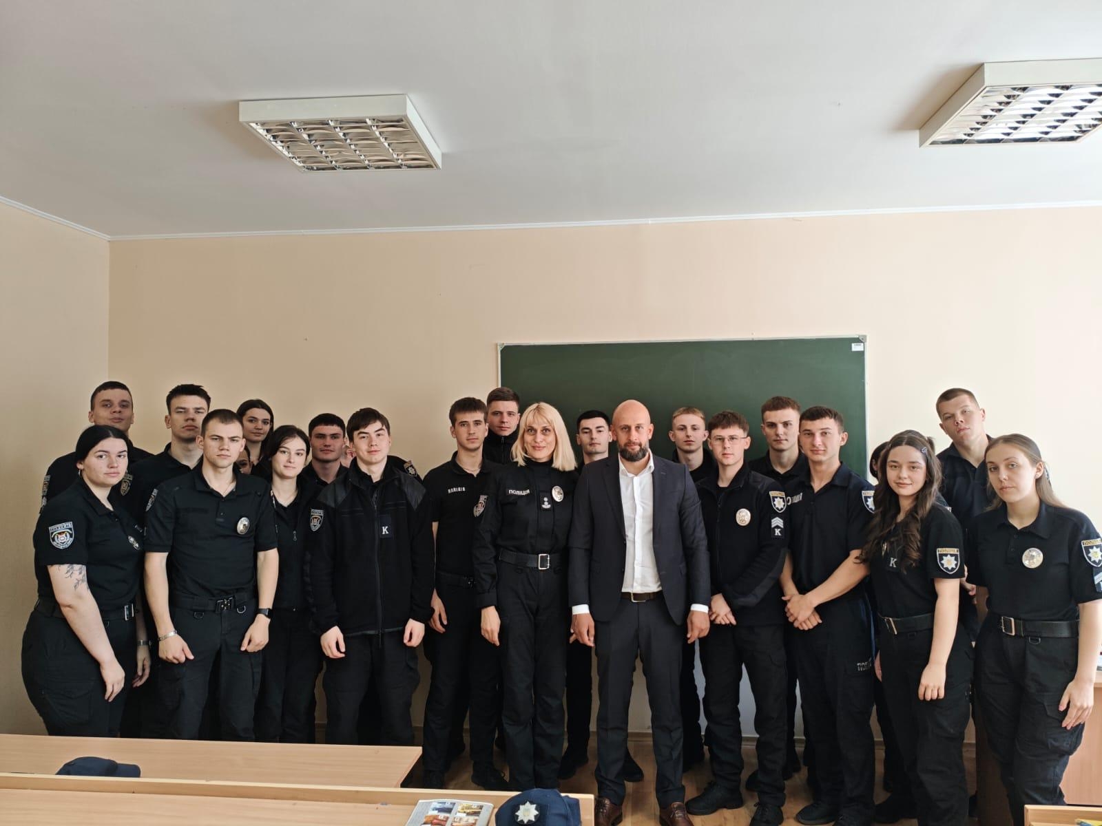 Криміналістика в змагальному кримінальному провадженні: бінарні заняття для майбутніх слідчих за участю практика-адвоката