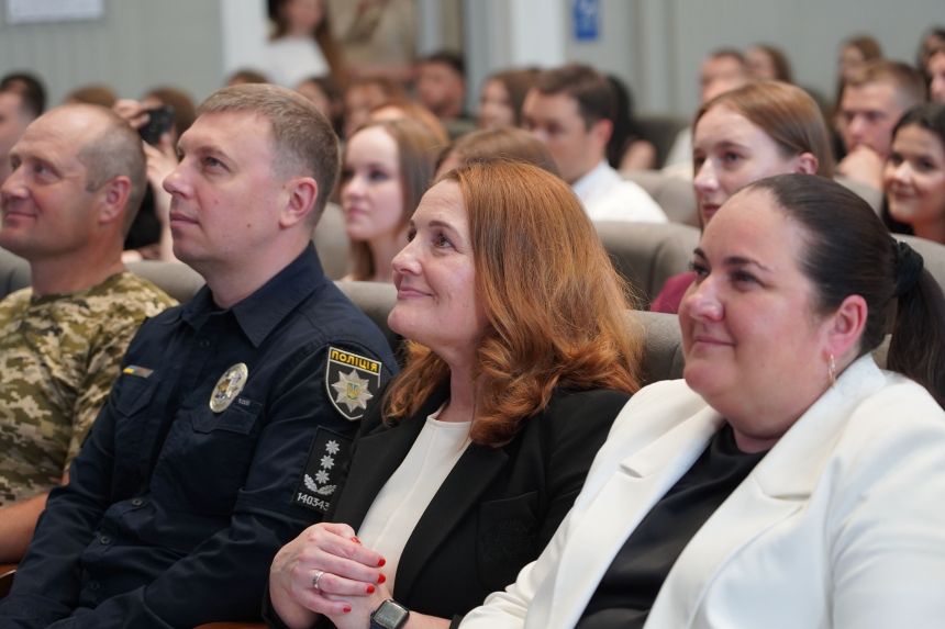 Сьогодні Національна академія внутрішніх справ провела в самостійне професійне життя ще одне покоління випускників. 