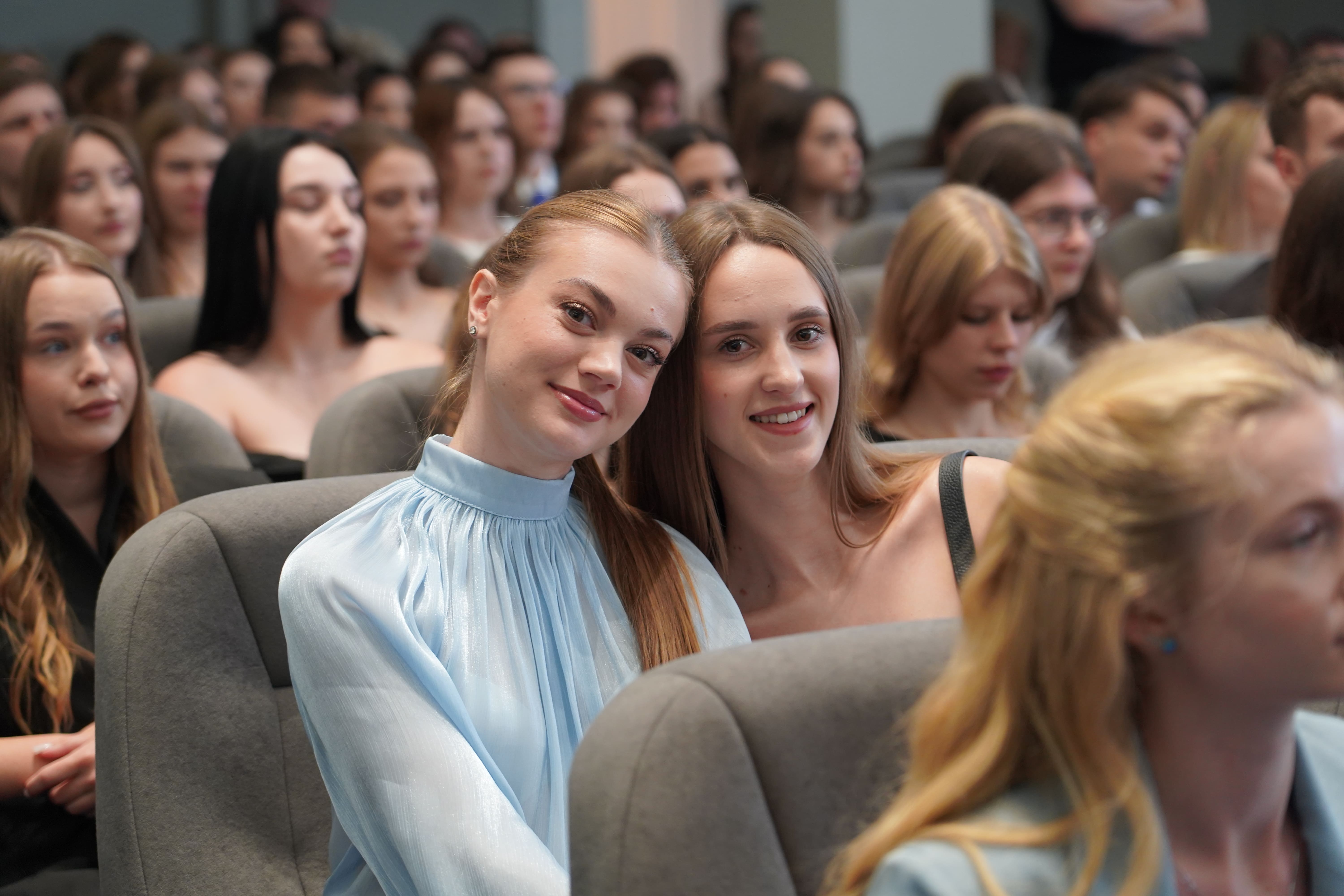Сьогодні Національна академія внутрішніх справ провела в самостійне професійне життя ще одне покоління випускників. 