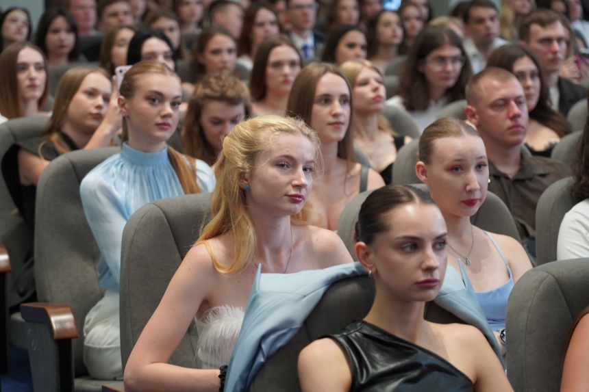 Сьогодні Національна академія внутрішніх справ провела в самостійне професійне життя ще одне покоління випускників. 