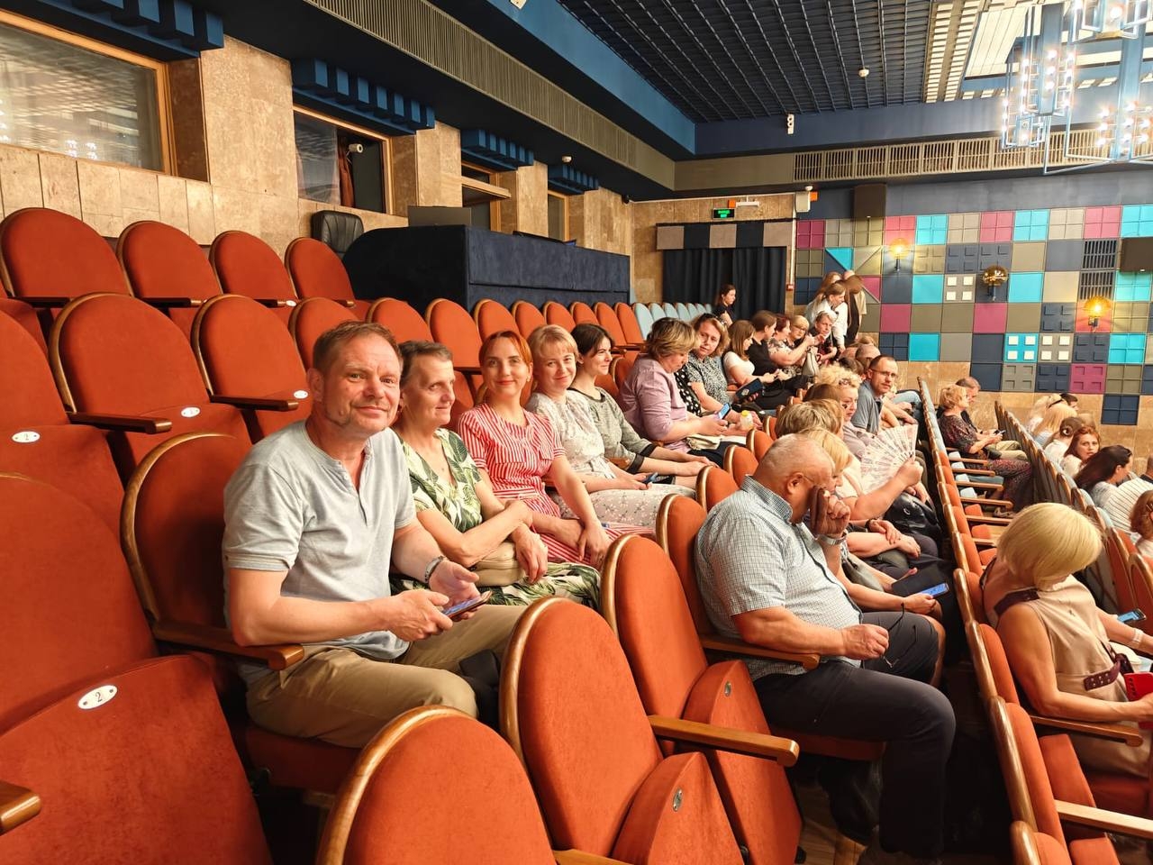 Театр як простір діалогу: представники НАВС відвідали виставу “Кураж”