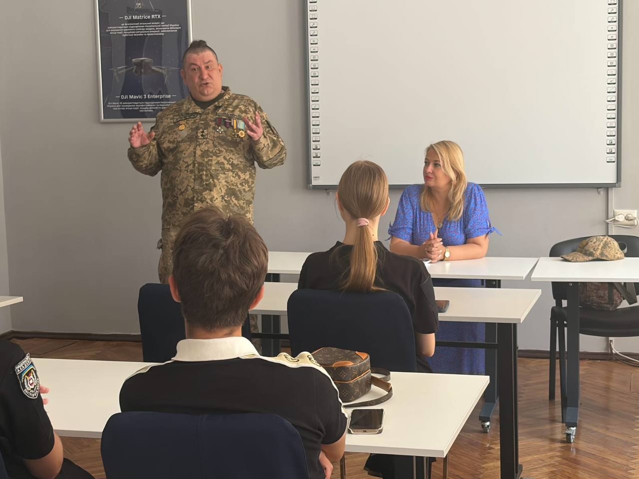 Зустріч студентів з ветераном - випускником НАВС