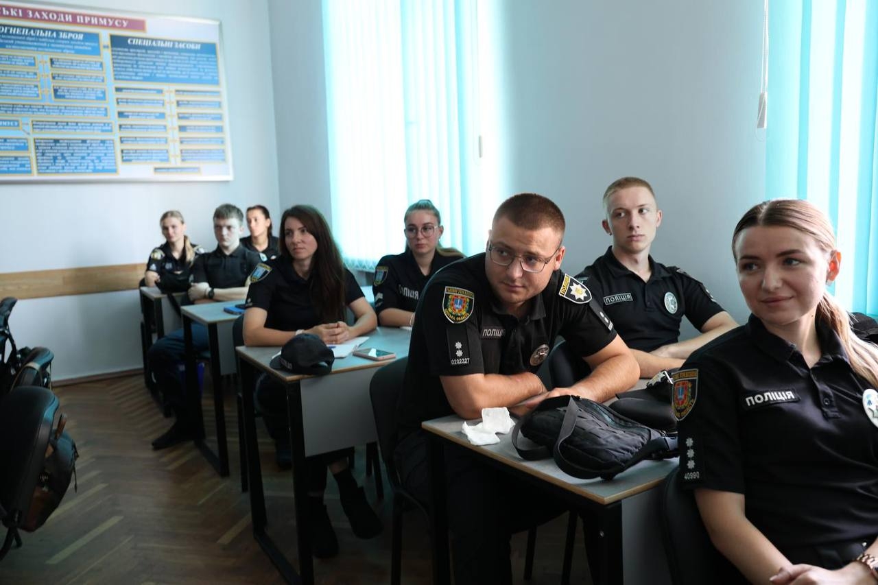 Бінарне заняття для поліцейських підрозділів служби освітньої безпеки