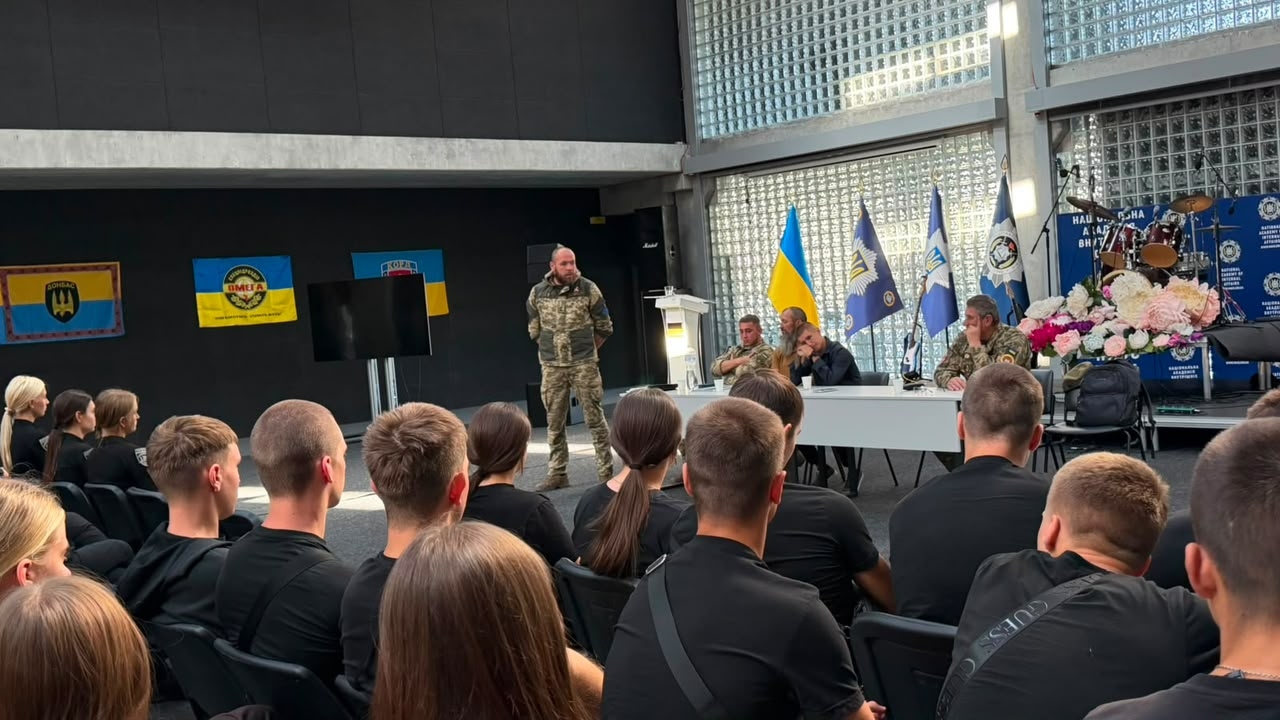 Єдність, мужність і пам’ять: у ННІПД НАВС відбулася зустріч курсантів із захисниками України