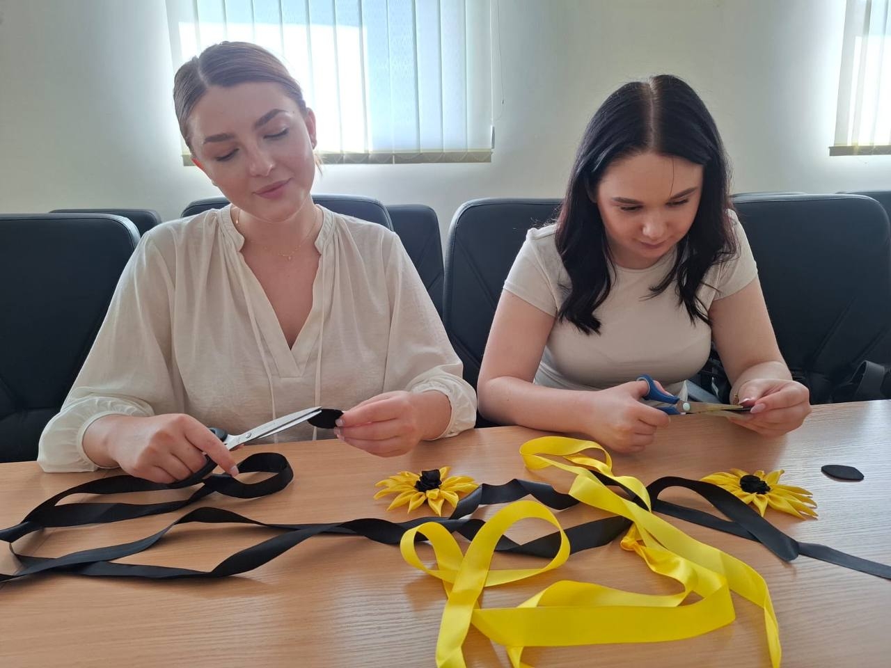 Соняхи пам’яті: у НАВС долучилися до меморіальної ініціативи