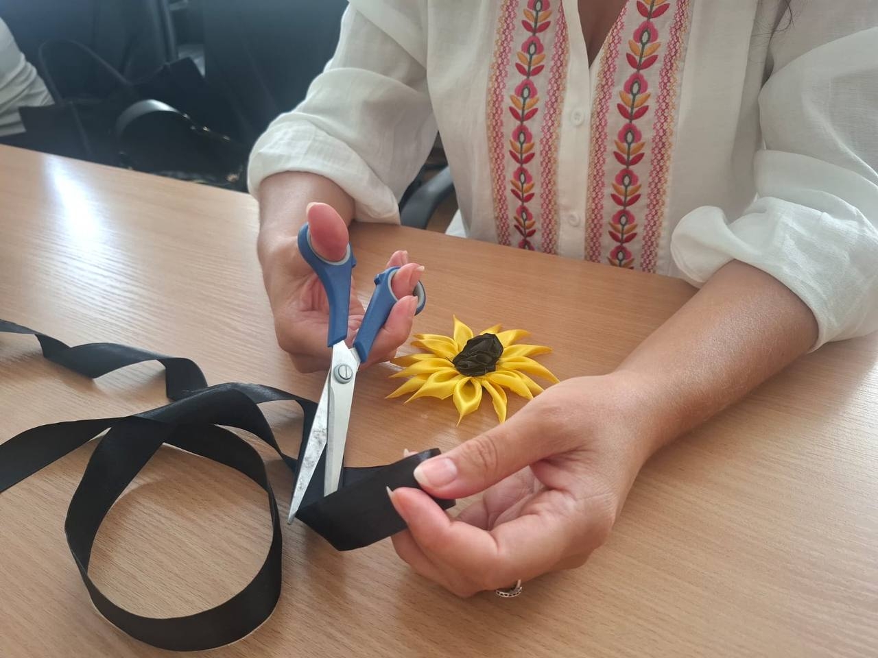 Соняхи пам’яті: у НАВС долучилися до меморіальної ініціативи