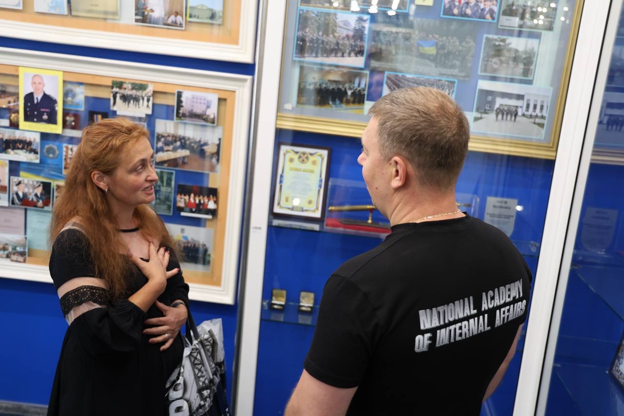 Мати Героя України Сергія Божка відвідала НАВС