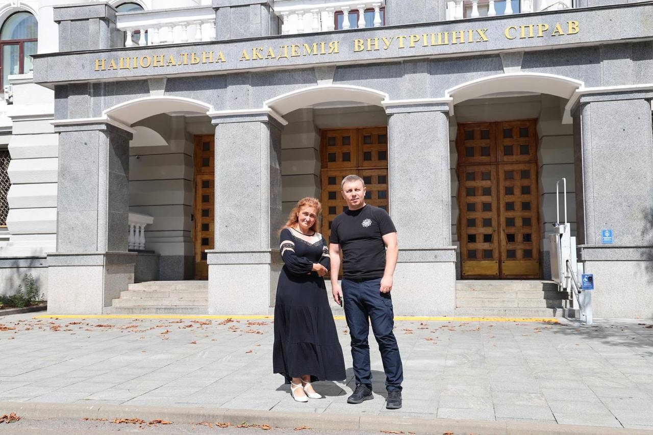 Мати Героя України Сергія Божка відвідала НАВС