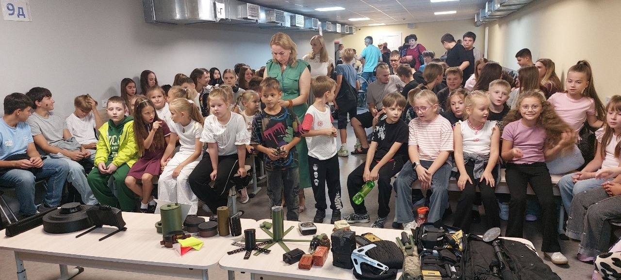 Мінна безпека: фахівець НАВС провів практичне заняття для школярів