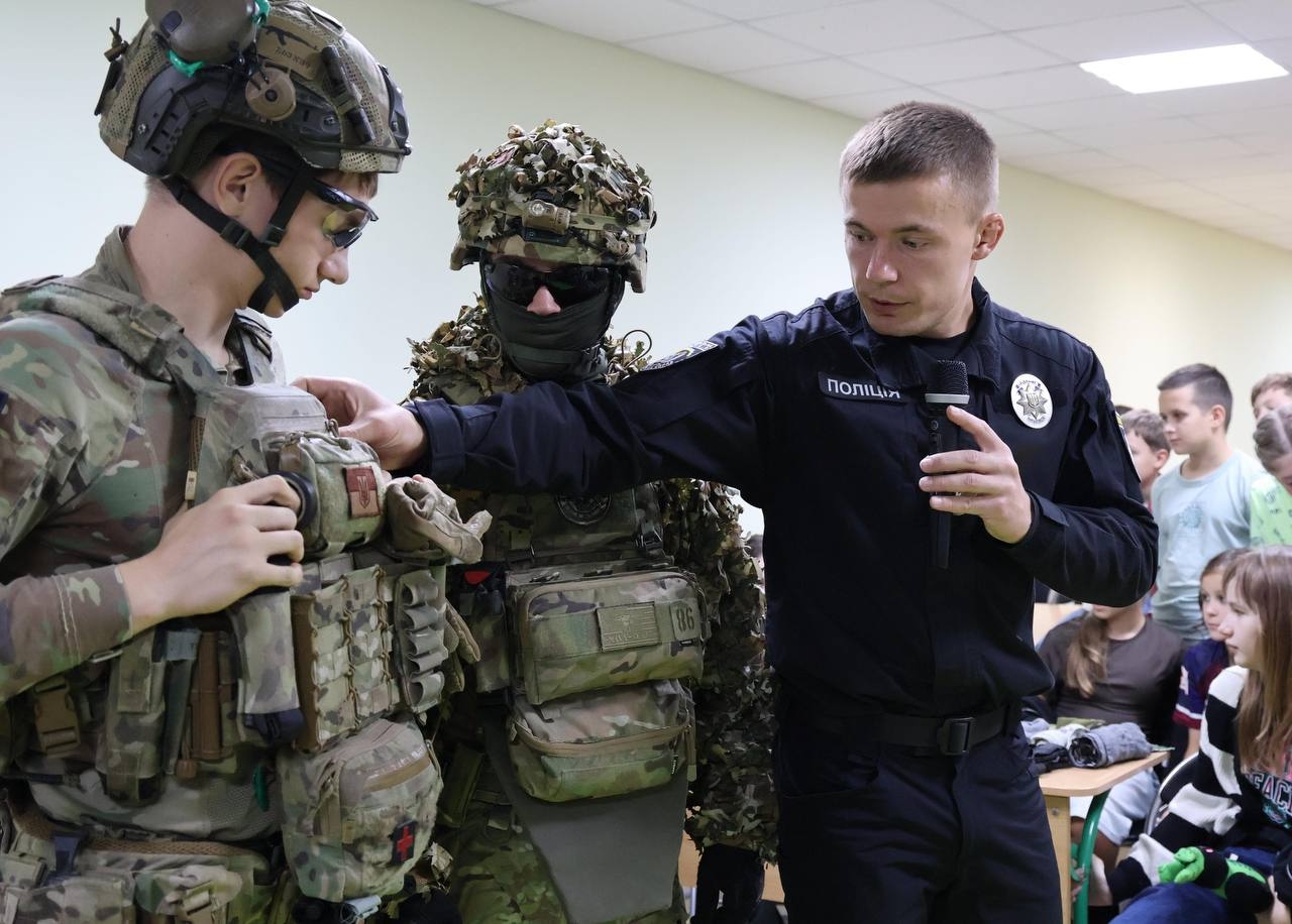 Представники НАВС провели практичні заняття для школярів