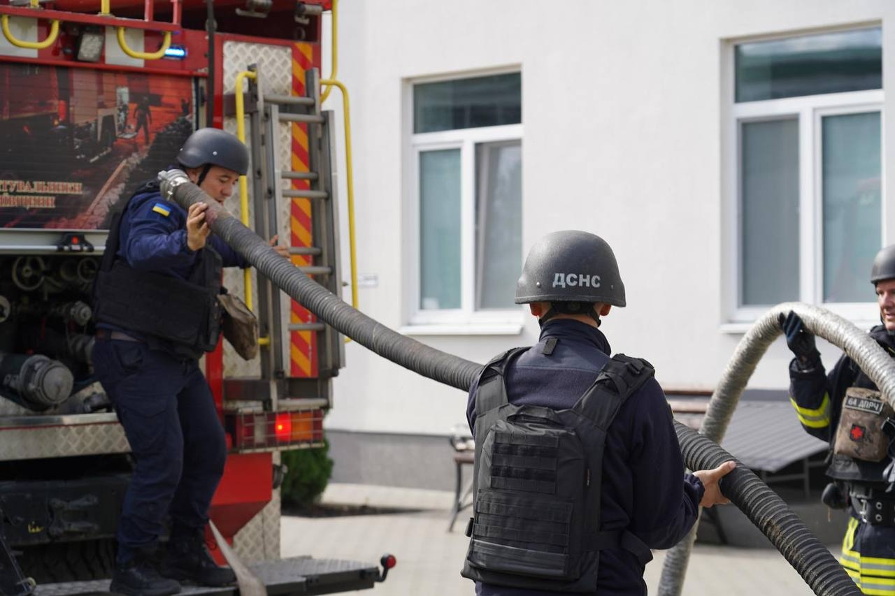У НАВС спільно з ДСНС відпрацьовували захист під час обстрілів