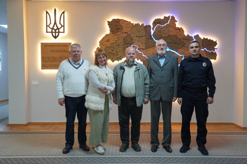 Для евакуації поранених військових: науковці НАВС розробили інноваційні ноші