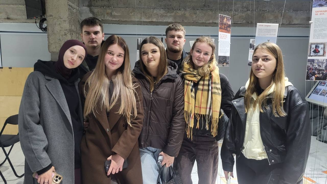 Грані незламності: тематичний лекторій для першокурсників до річниці Революції на граніті