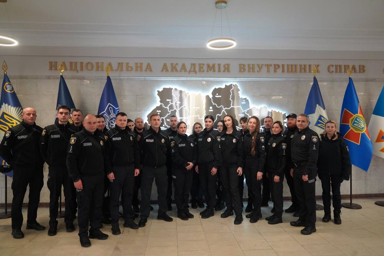 Бінарне заняття для поліцейських Служби освітньої безпеки