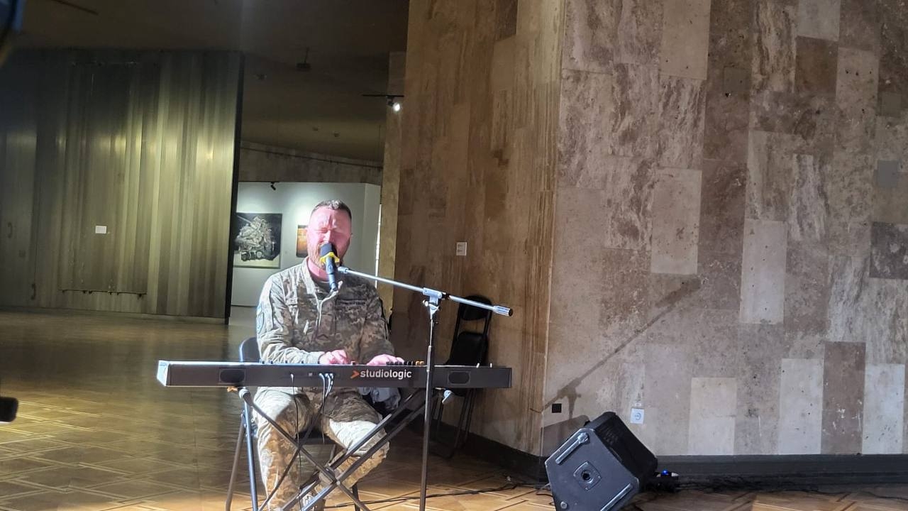 Слово, що гартує націю: студенти відвідали захід «Поетика війни» за участю ветеранів, волонтерів і митців