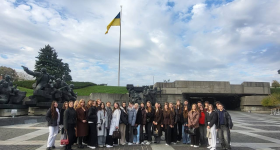Слово, що гартує націю: студенти відвідали захід «Поетика війни» за участю ветеранів, волонтерів і митців