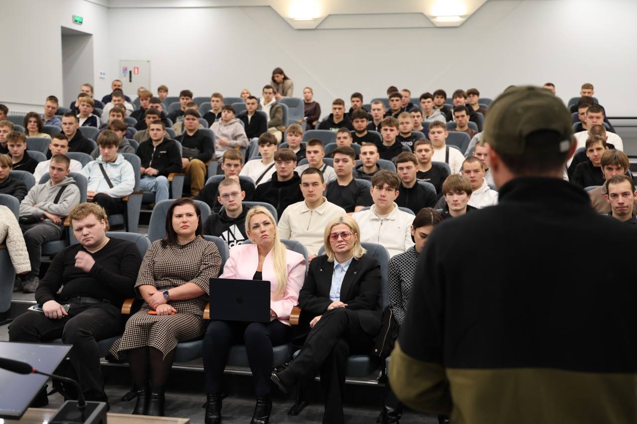 Захист українського неба – покликання і справа життя: діалог студентів із Героєм України