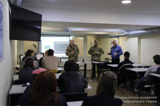 Бінарне заняття з цивільної безпеки та домедичної допомоги для здобувачів вищої освіти ННІПП НАВС 