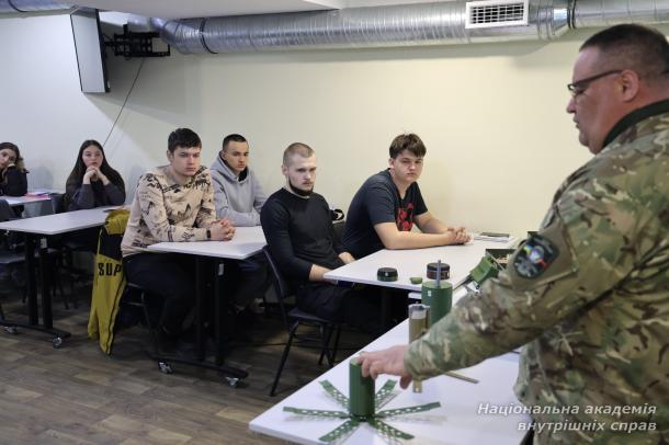 Бінарне заняття з цивільної безпеки та домедичної допомоги для здобувачів вищої освіти ННІПП НАВС 