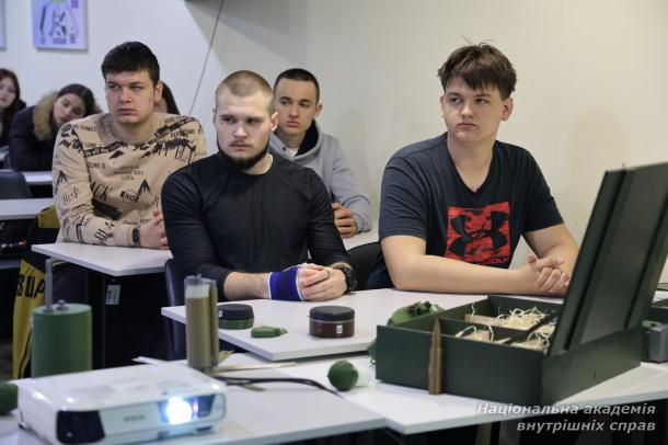 Бінарне заняття з цивільної безпеки та домедичної допомоги для здобувачів вищої освіти ННІПП НАВС 