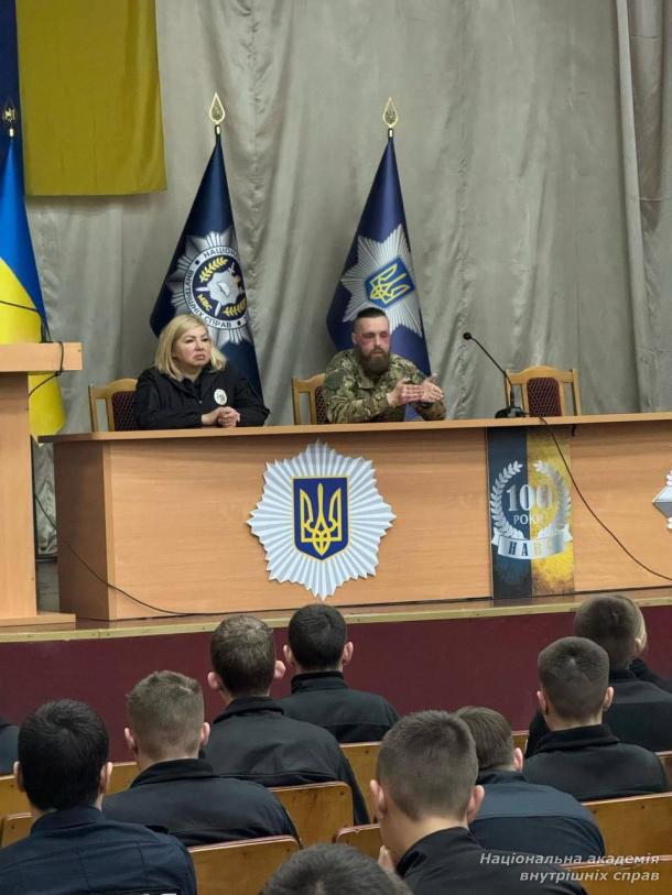 Зустріч із героєм: здобувачі НАВС поспілкувалися з ветераном російсько-української війни