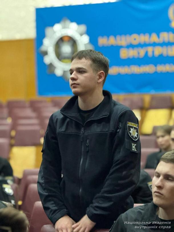 Зустріч із героєм: здобувачі НАВС поспілкувалися з ветераном російсько-української війни