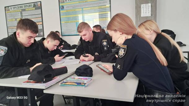 Практика, що формує професіоналів: бінарне заняття з адміністративного права та документознавства в НАВС