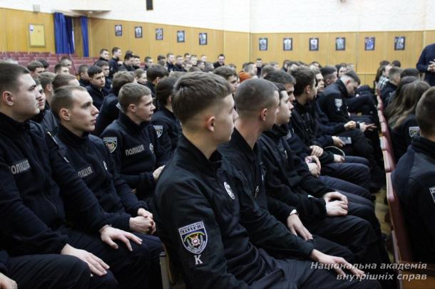 У Навчально-науовому експертно-криміналістичному інституті відбувся тематичний захід з нагоди Дня сміху.