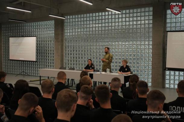 Досвід війни та виклики служби: командир штурмової бригади «Лють» провів лекцію для курсантів НАВС