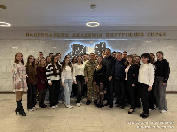 Сила духу та приклад незламності: зустріч студентів НАВС із ветераном