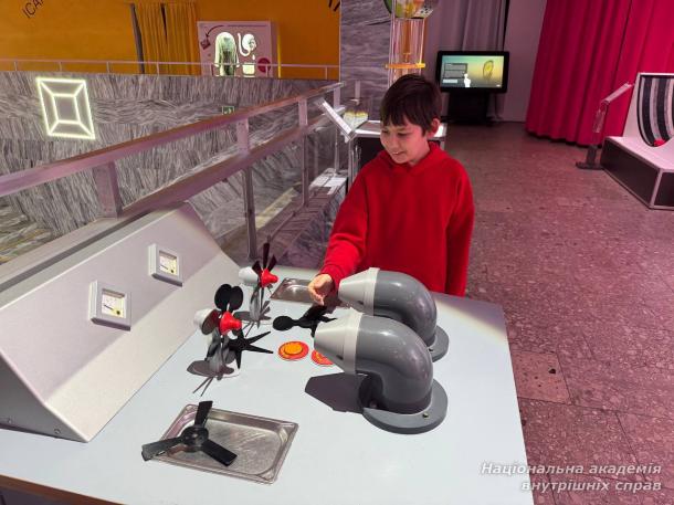 Молоді вчені НАВС відвідали Музей науки з нагоди Міжнародного дня залучення до науки заради сталого розвитку