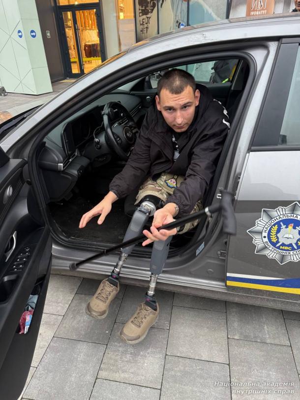 Підтримка ветеранів: інструктори безбар’єрної автошколи МВС завітали до центру TYTANOVI Підтримка ветеранів: інструктори безбар’єрної автошколи МВС завітали до центру TYTANOVI