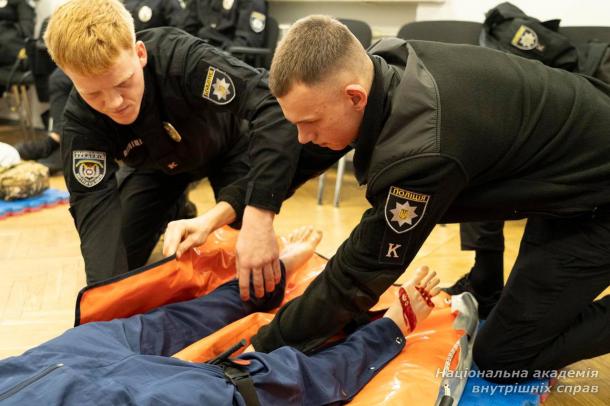 Науково-практичний семінар НАВС з домедичної підготовки: підготовка майбутніх поліцейських 