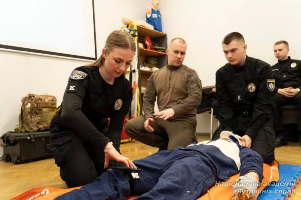 Науково-практичний семінар НАВС з домедичної підготовки: підготовка майбутніх поліцейських 