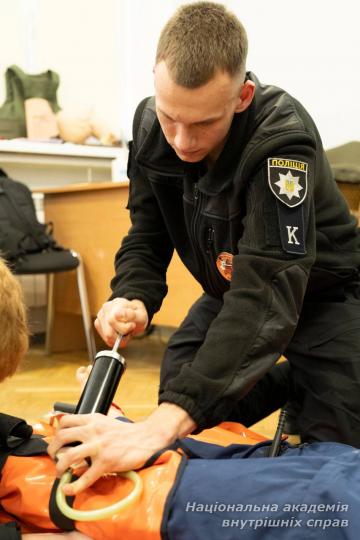 Науково-практичний семінар НАВС з домедичної підготовки: підготовка майбутніх поліцейських 