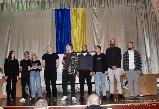 1 травня в КЦППП “Академія поліції” відбувся яскравий та захопливий інтелектуальний захід — брейн-ринг для слухачів і співробітників Центру.