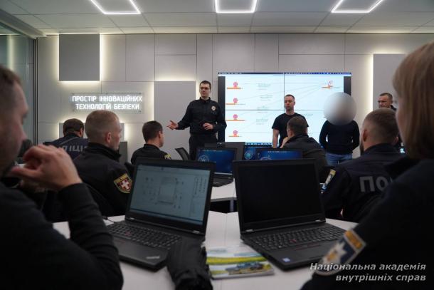 Інноваційні технології в боротьбі з наркозлочинністю: підвищення кваліфікації працівників поліції