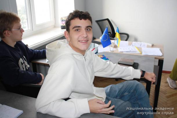 Інтерактивні форми навчання англійської мови в ННІПП НАВС