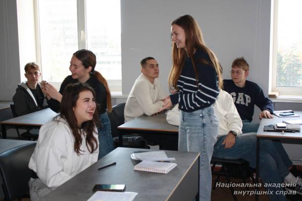 Інтерактивні форми навчання англійської мови в ННІПП НАВС