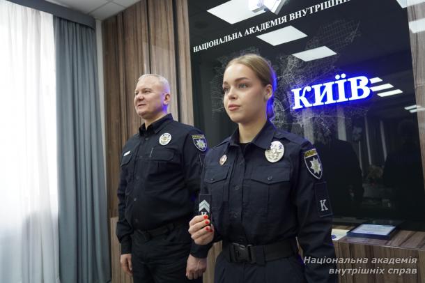 Курсант НАВС урятував життя киянки під час чергування в пункті Незламності 