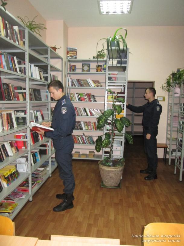 Один день із життя першокурсників  у  центрі спеціальної та фізичної підготовки