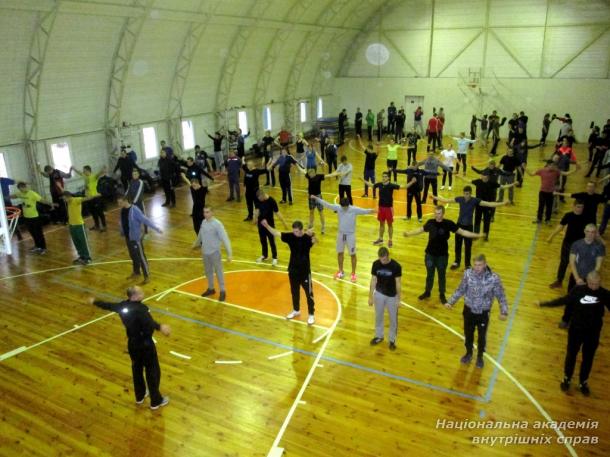 Один день із життя першокурсників  у  центрі спеціальної та фізичної підготовки